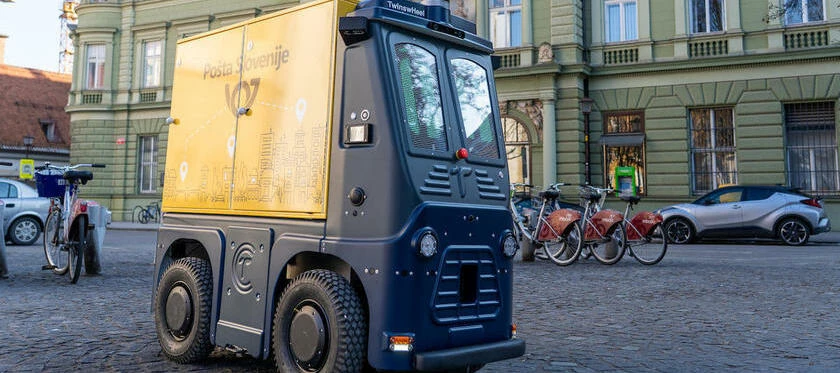 TOP 5: Pošta Slovenije testira robote za dostavo paketov? 🤖🚀📦