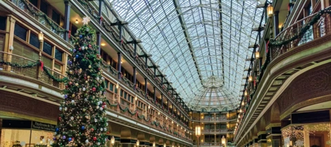 How leading retailers prepare for the holiday season