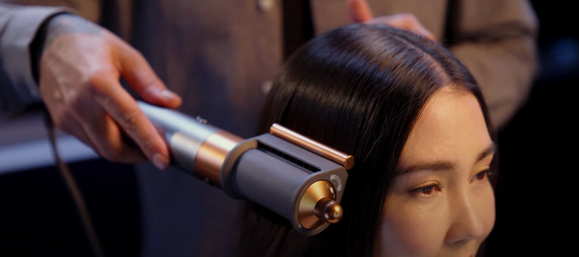 How to smooth flyaways with the Dyson Airwrap™ multi-styler's Coanda smoothing dryer