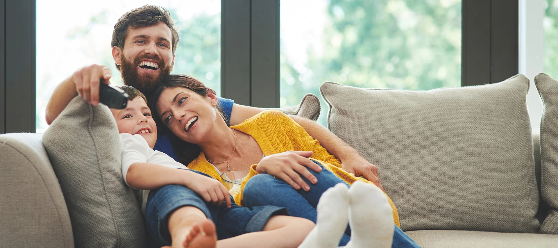 Nelonen, Liv, Jim ja Hero katsottavissa Elisa Viihteen bokseilla kaikkien operaattoreiden yhteyksillä