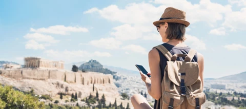 Simple phone habits that stop holiday fraudsters in their tracks.