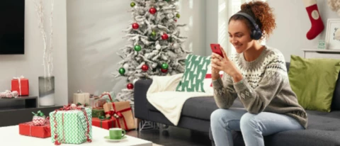 5 mid-range phones that make amazing Christmas gifts.