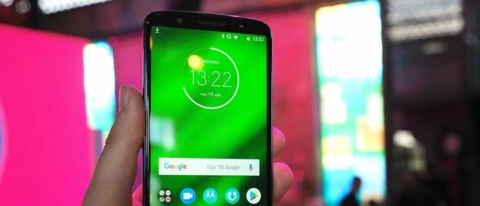 Hands-on with the Motorola G6 Plus.