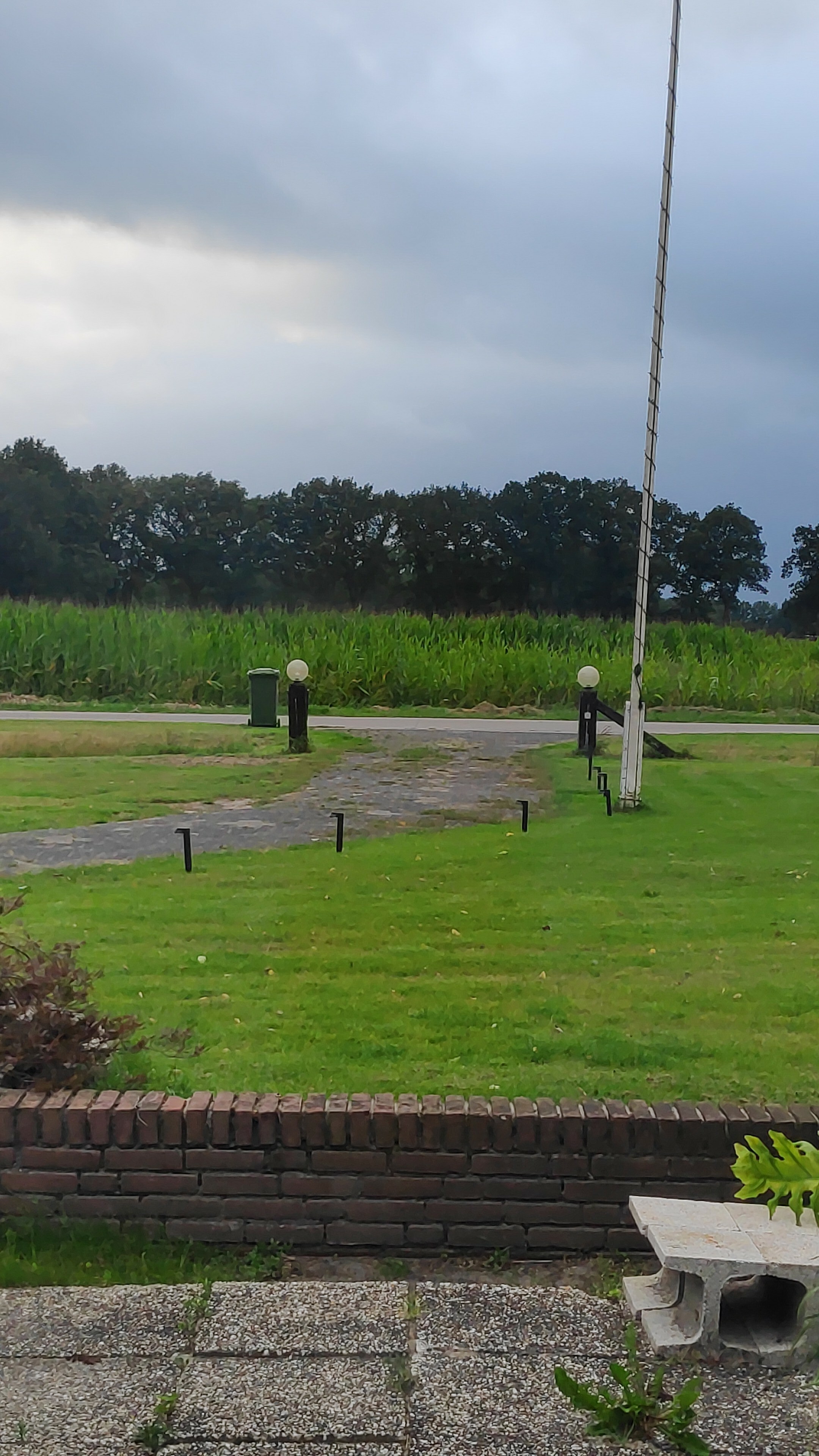 2 WiFi lampen in de tuin, linker werkt wel, rechter niet. KPN Community