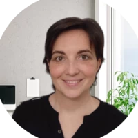 Raquel LinkedIn Moderator