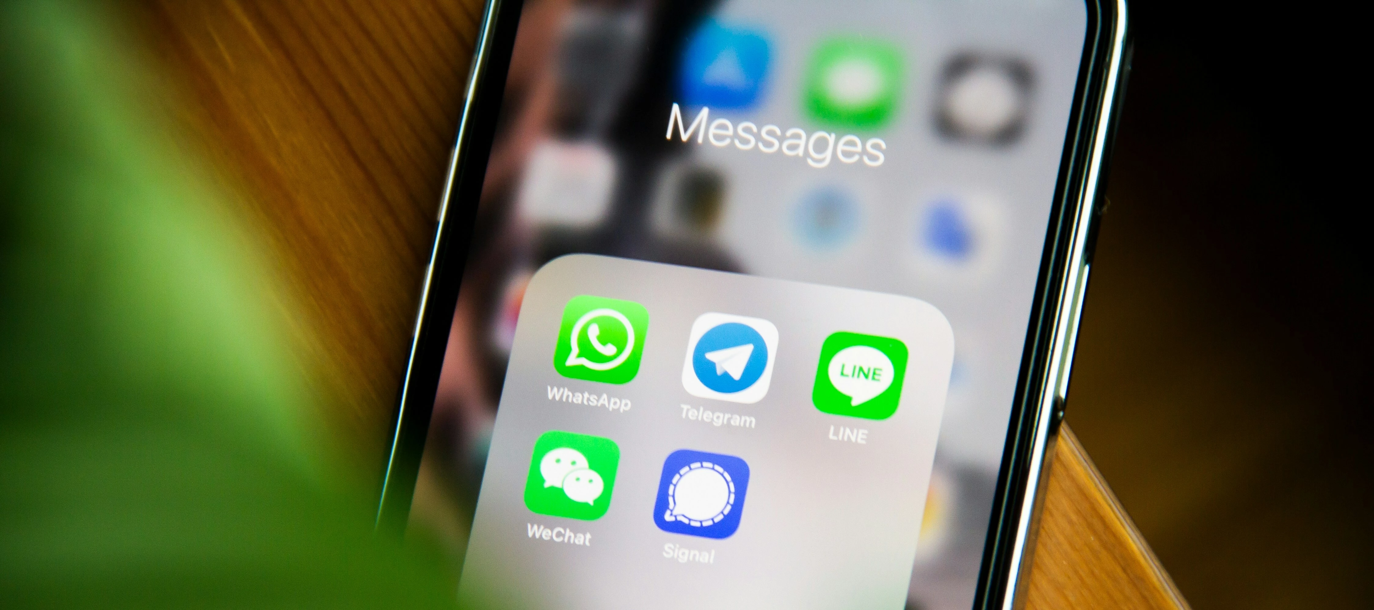 🗣 Tell me about your experience with SMS / WhatsApp guest communications!