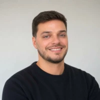 chris.knobloch