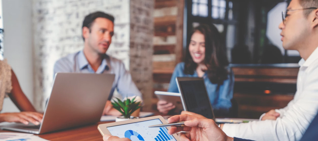 AI in Financial Services Recruiting: Top Trends for 2025