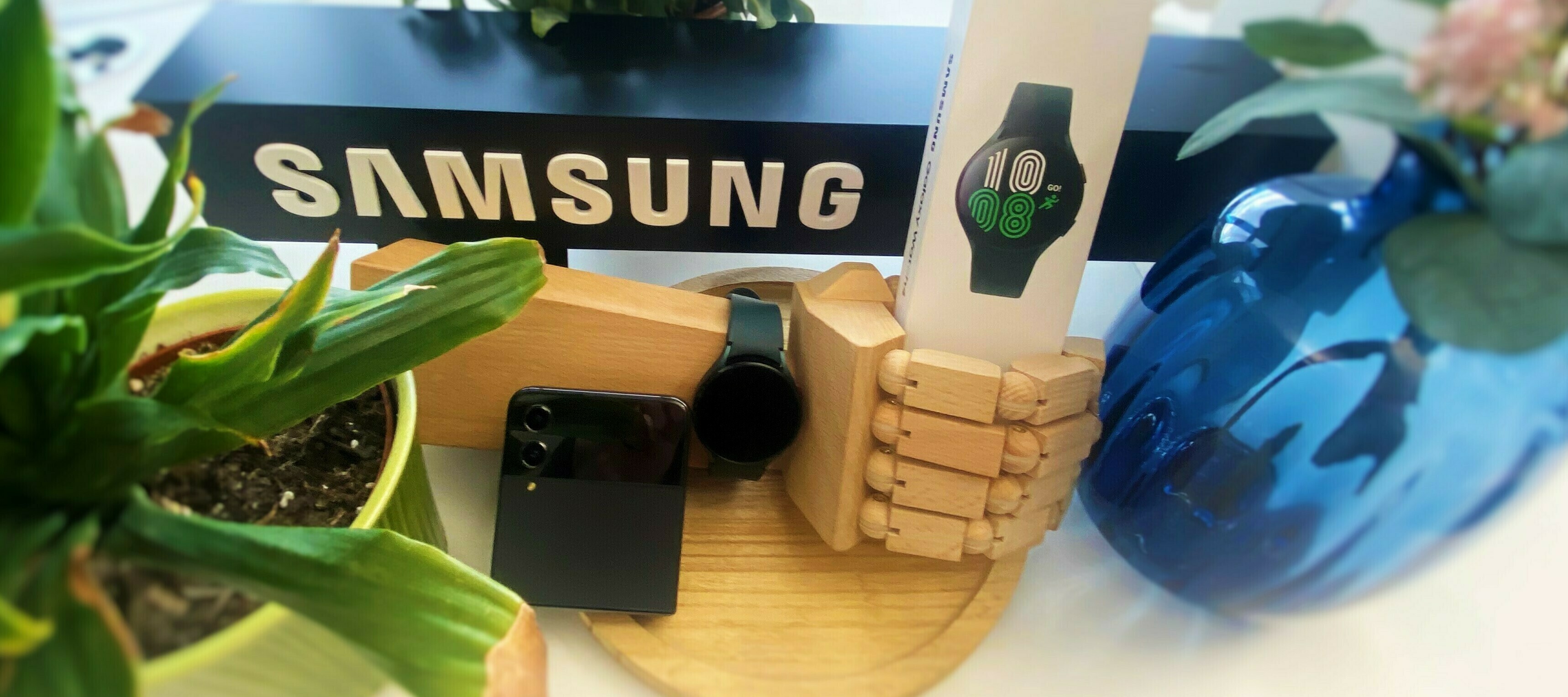 Samsung Galaxy Z Flip4 und Samsung Galaxy Watch5 - das galaktische Bundle für deinen Test!
