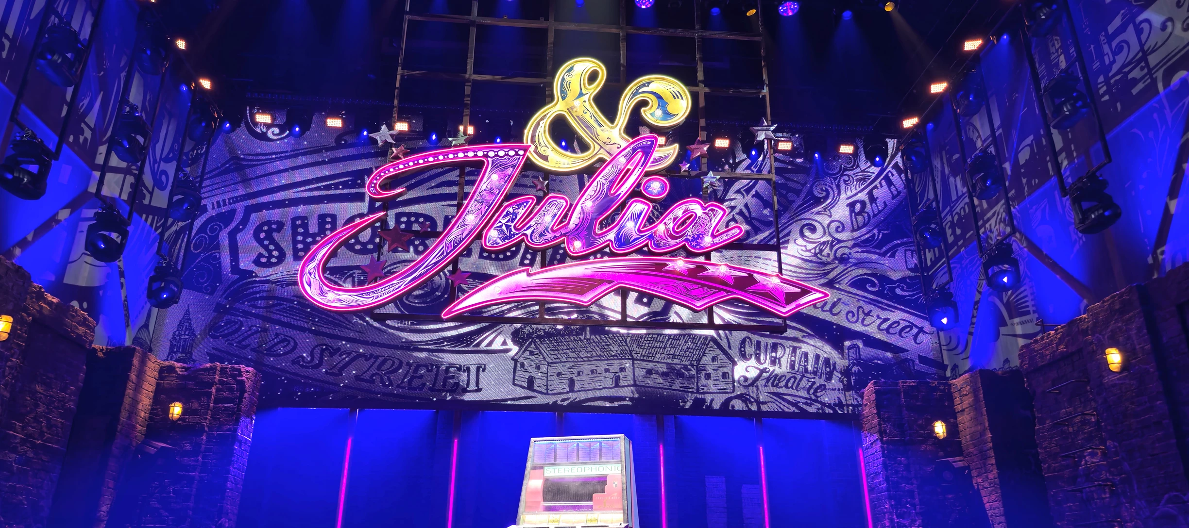 Ein neues Musical in Hamburg: & Julia