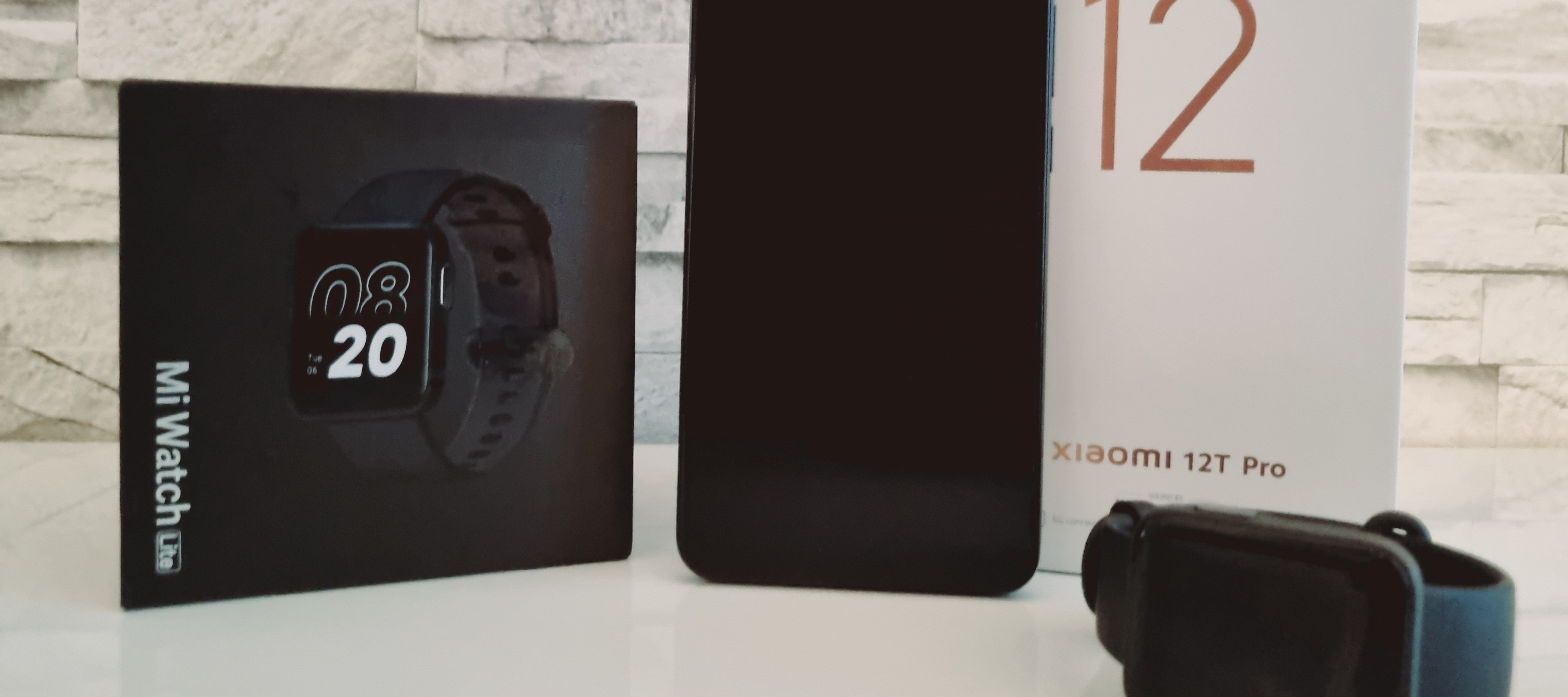 Xiaomi 12 T Pro und Xiaomi Mi Watch Lite im Test: Eine perfekte Kombination aus Leistung und Funktionalität