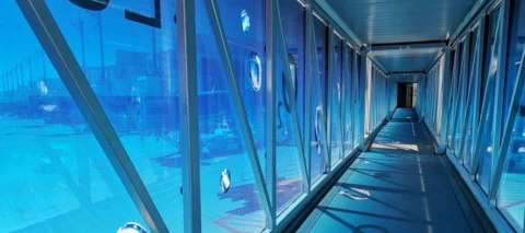 Fluggastbrücken am Münchner Flughafen glänzen im o2 Look!