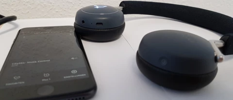 Iphone 8 und Libratone Q Adapt