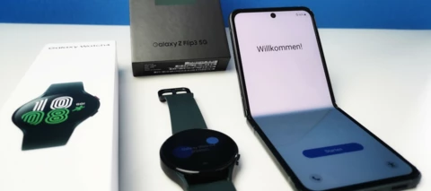 Samsung Galaxy Z Flip 3 5G + Samsung Galaxy Watch 4 - das flexible Bundle sucht dich als Tester:in!