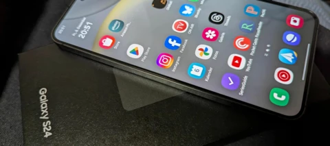 Samsung Galaxy S24, klein, aber ziemlich "groß"