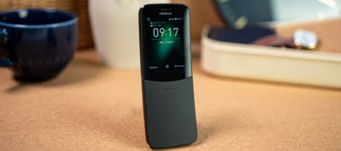 Nokia 8110 4G - back to the roots