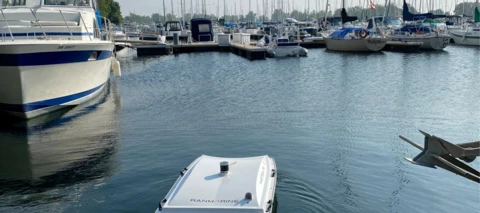 Unser neues Pilotprojekt: Telefónica erprobt 5G-vernetzte Drohnen zur Reinigung der Küstengewässer