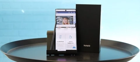 Samsung Galaxy Note 10 - lass Gesten sprechen und teste das Infinity-O Display.