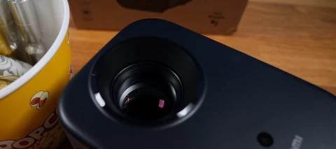 Hurrah - der Beamer ist da: Xiaomi Smart Projector L1