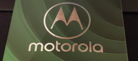 Testbericht zum Motorola Moto G7 Power & Fitbit Versa Special Edition