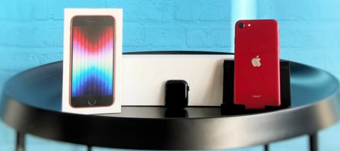 Apple Bundle: das neue iPhone SE (2022) + Apple Watch 6 stehen zum Testen bereit