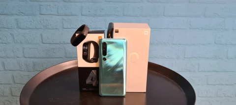 Das Xiaomi Mi 10 + Mi Band 4 Bundle wartet darauf getestet zu werden!