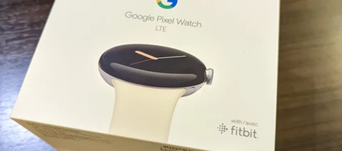Google Pixel Watch im Unboxing