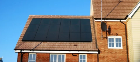 A Study into the Economics of Solar Panels and a Home Battery