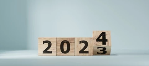 Klopf, klopf: 2024 steht vor der Tür 🎉👋