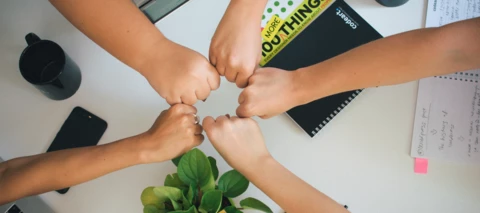 🤓 Löst mit uns häufig gestellte Fragen zu Personio und gewinnt einen von drei Adventskalendern