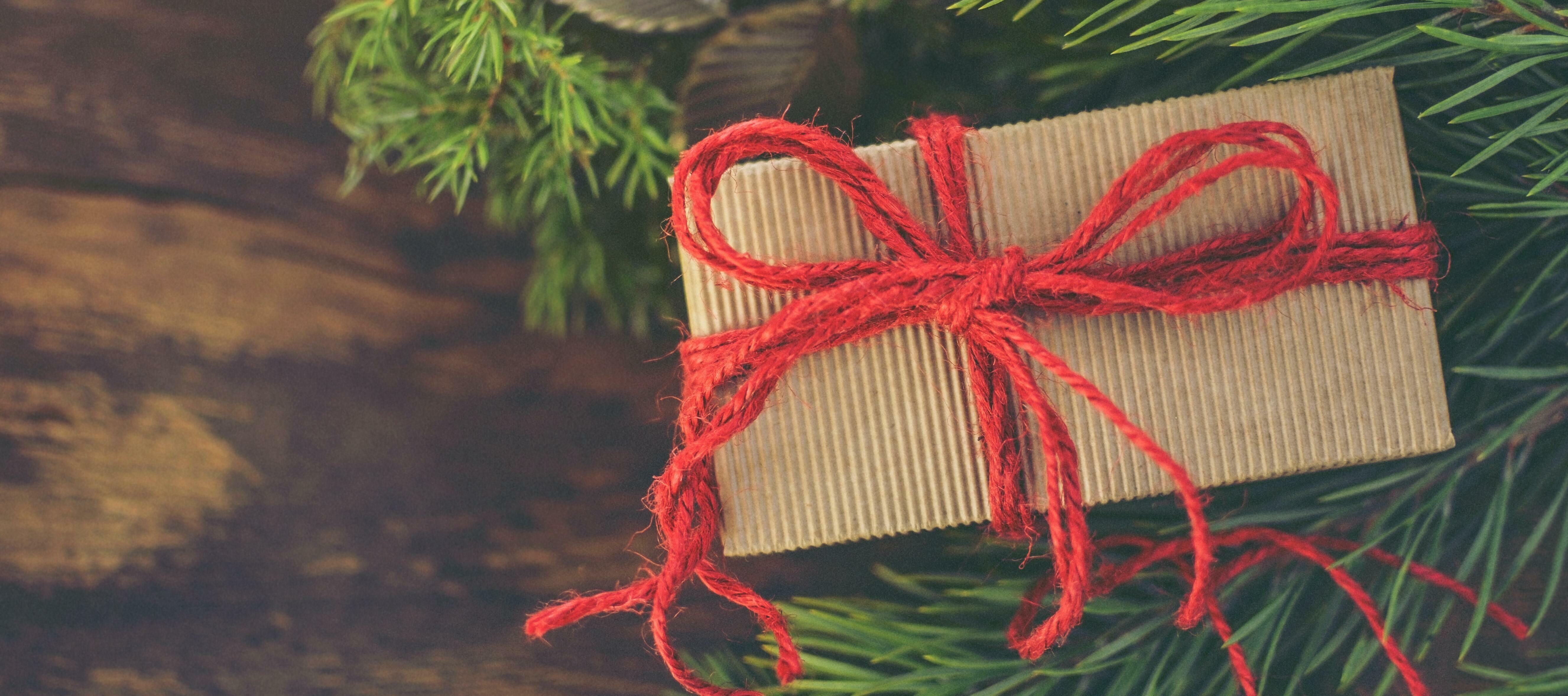 🎄🎁 What are some great ideas for Christmas presents to give to employees?
