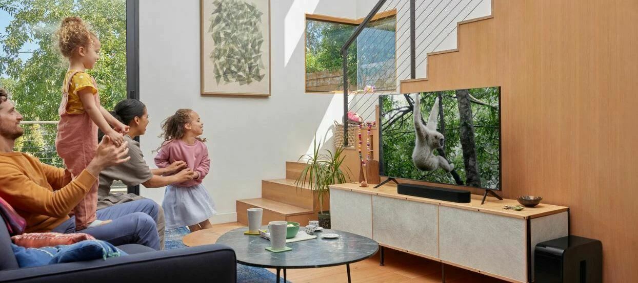 Add Videos, Gifs or Music to your post (embedded media)