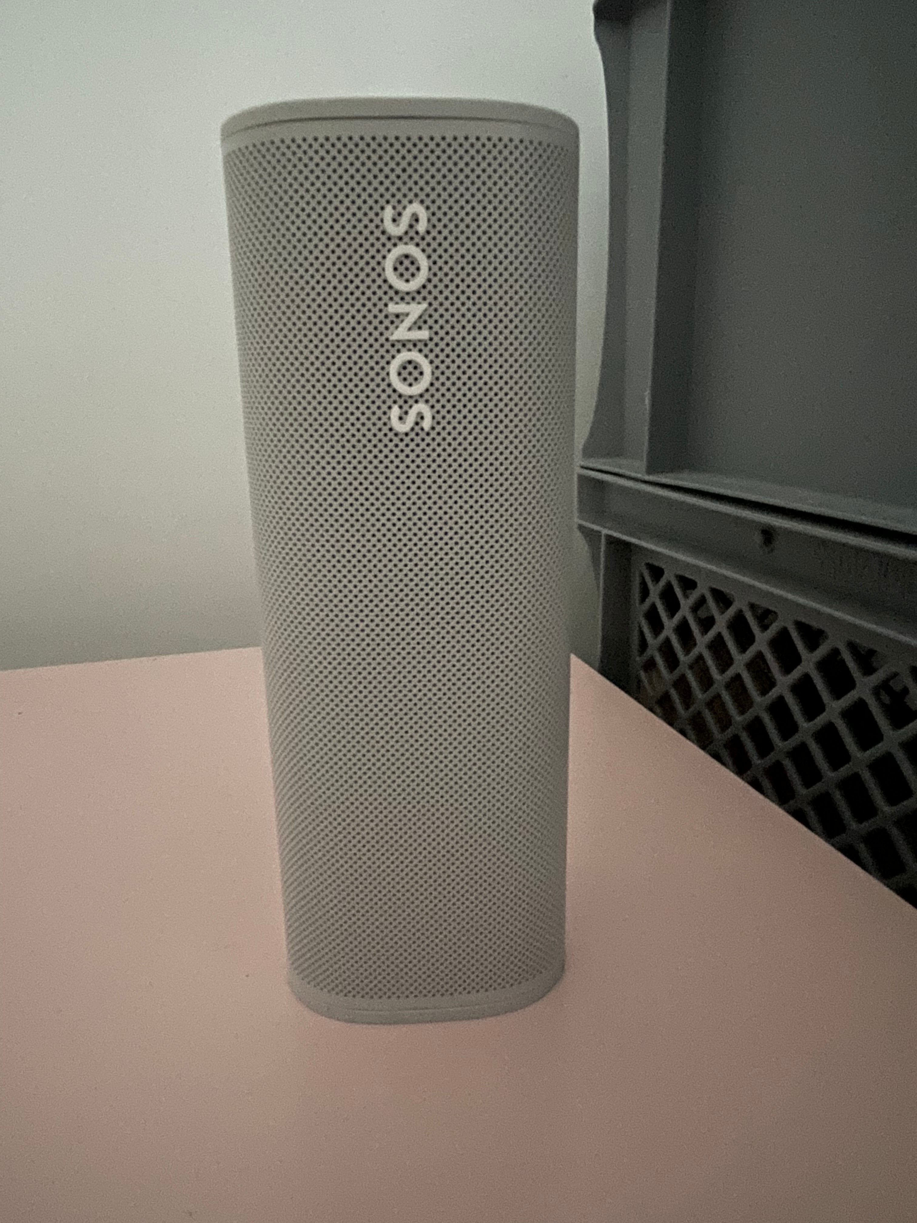 red light on sonos roam speaker