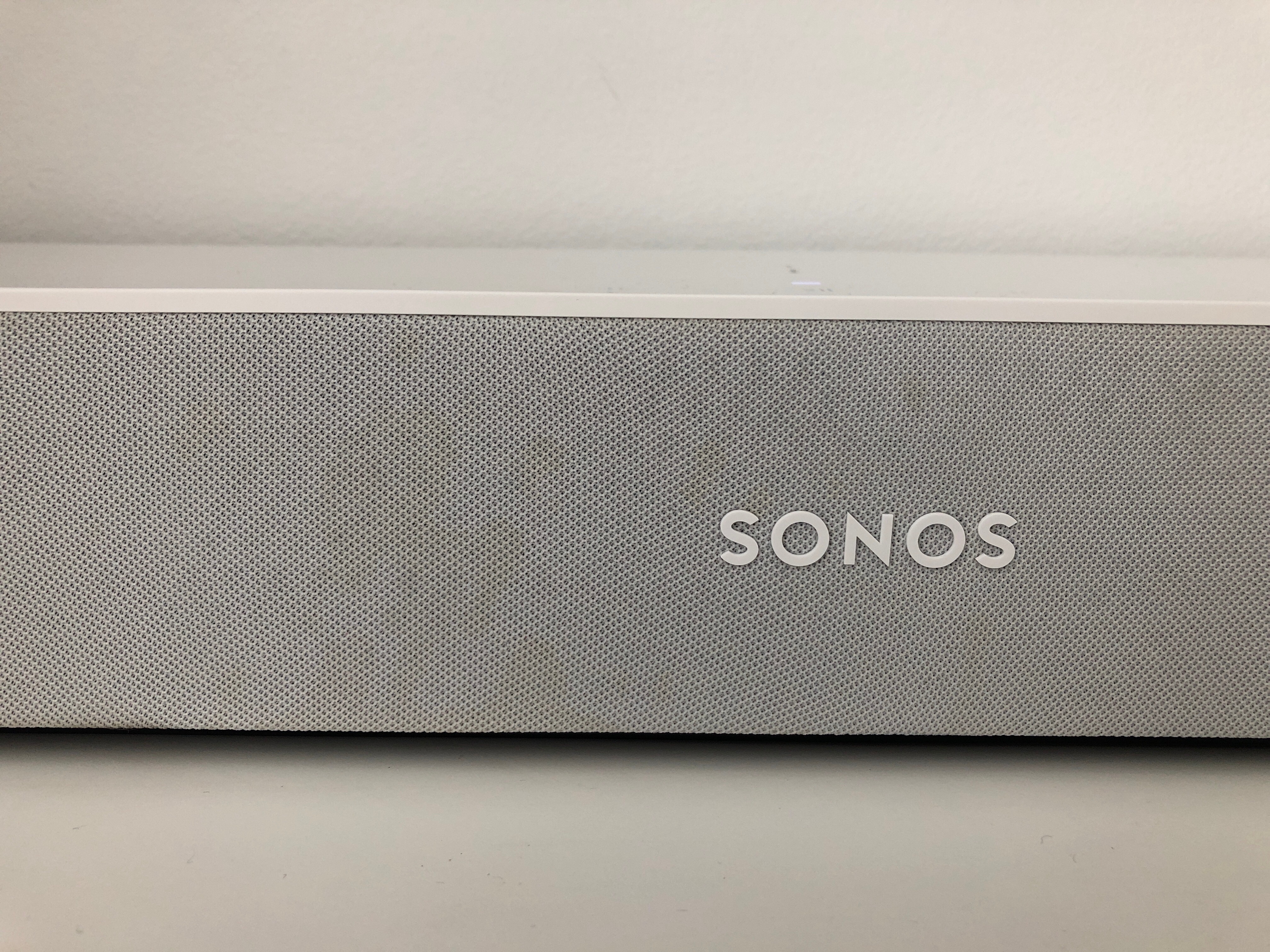 white sonos beam