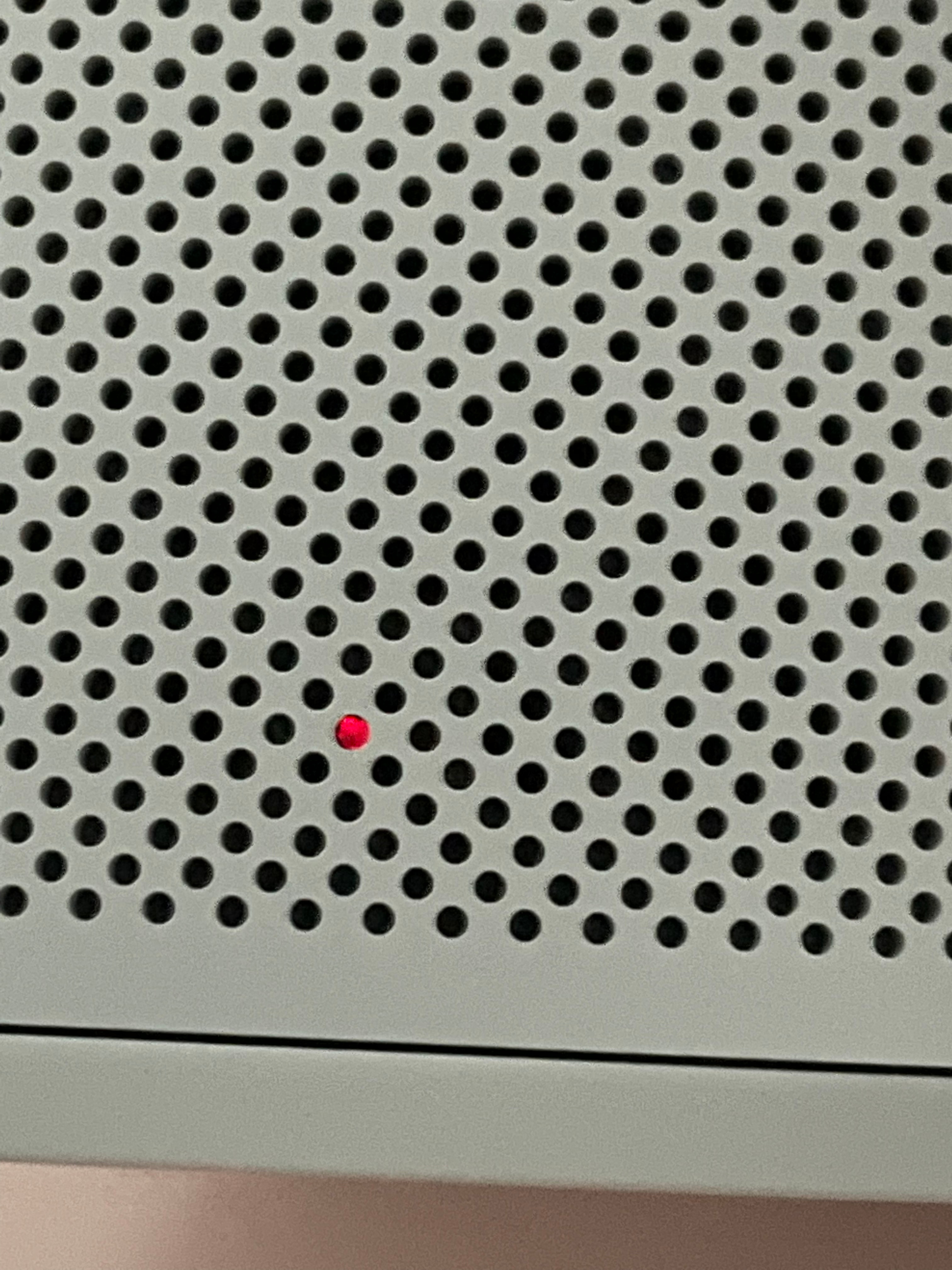 red light on sonos roam speaker