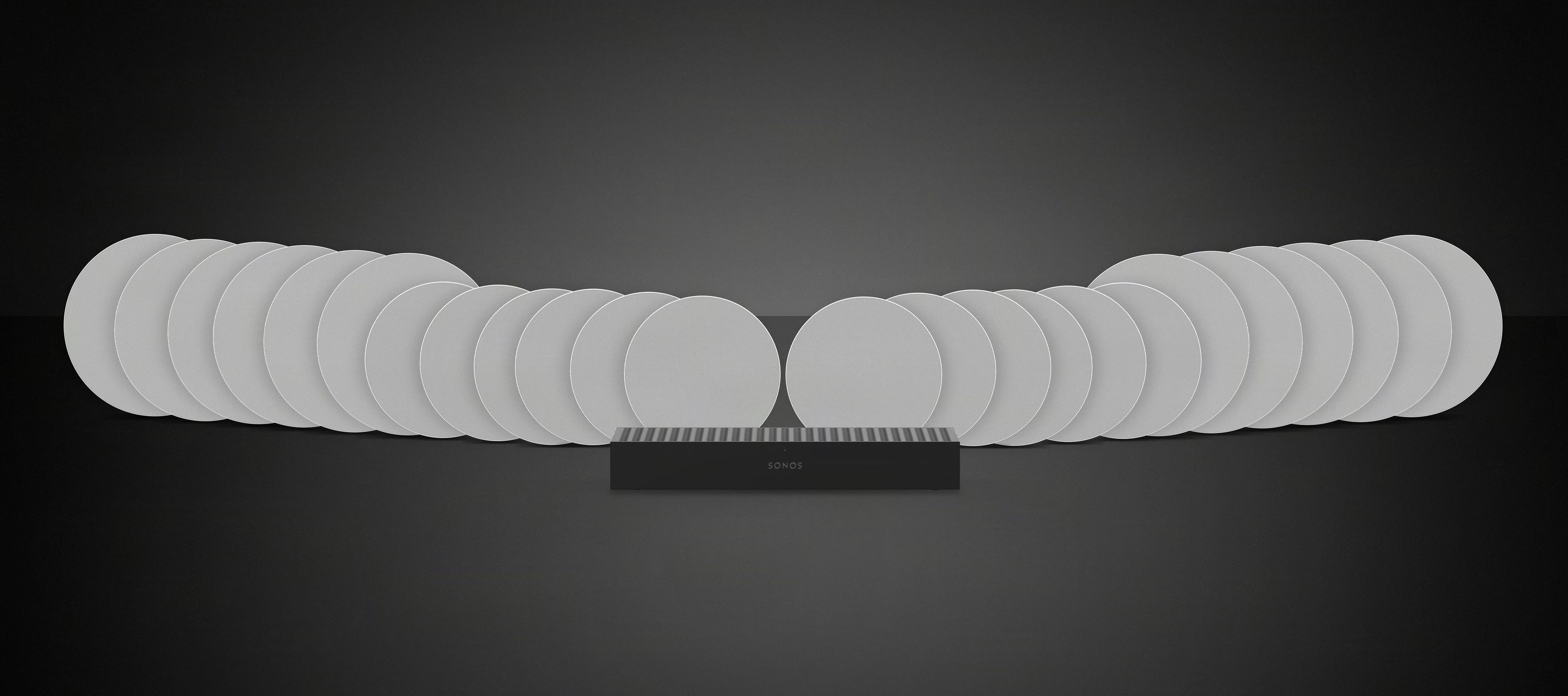 Hier is de Amp Multi: 8 kanalen, 125W per kanaal en efficiënte GaN-technologie