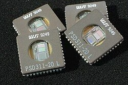 256kbit_16kbit_EPROM_SRAM_Wafer_Scale_Integration_PSD311_(3).jpg
