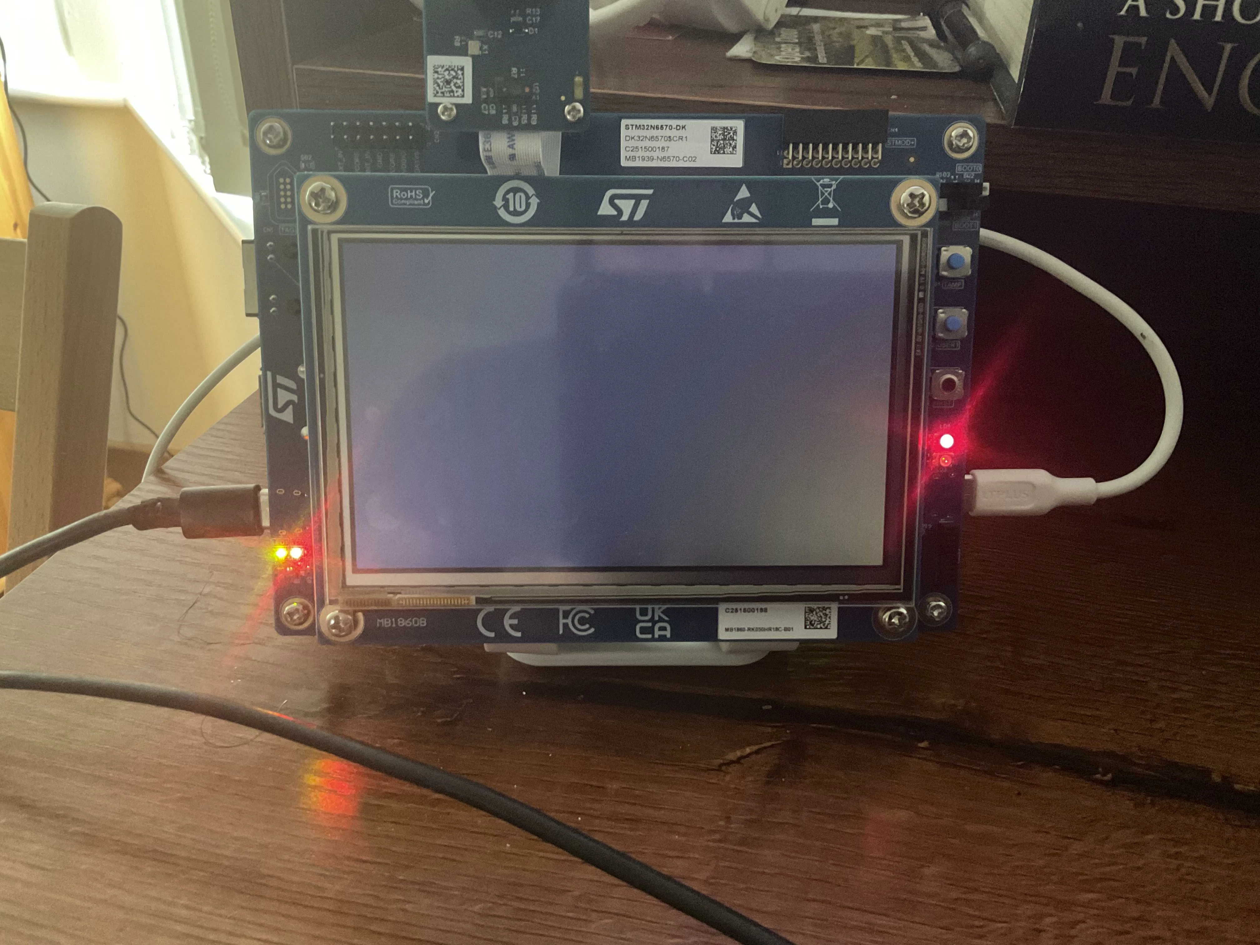 blank_screen_active_backlight.jpeg blank_screen_active_backlight.jpeg