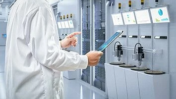 Precision op amp brings accuracy, speed, and stability