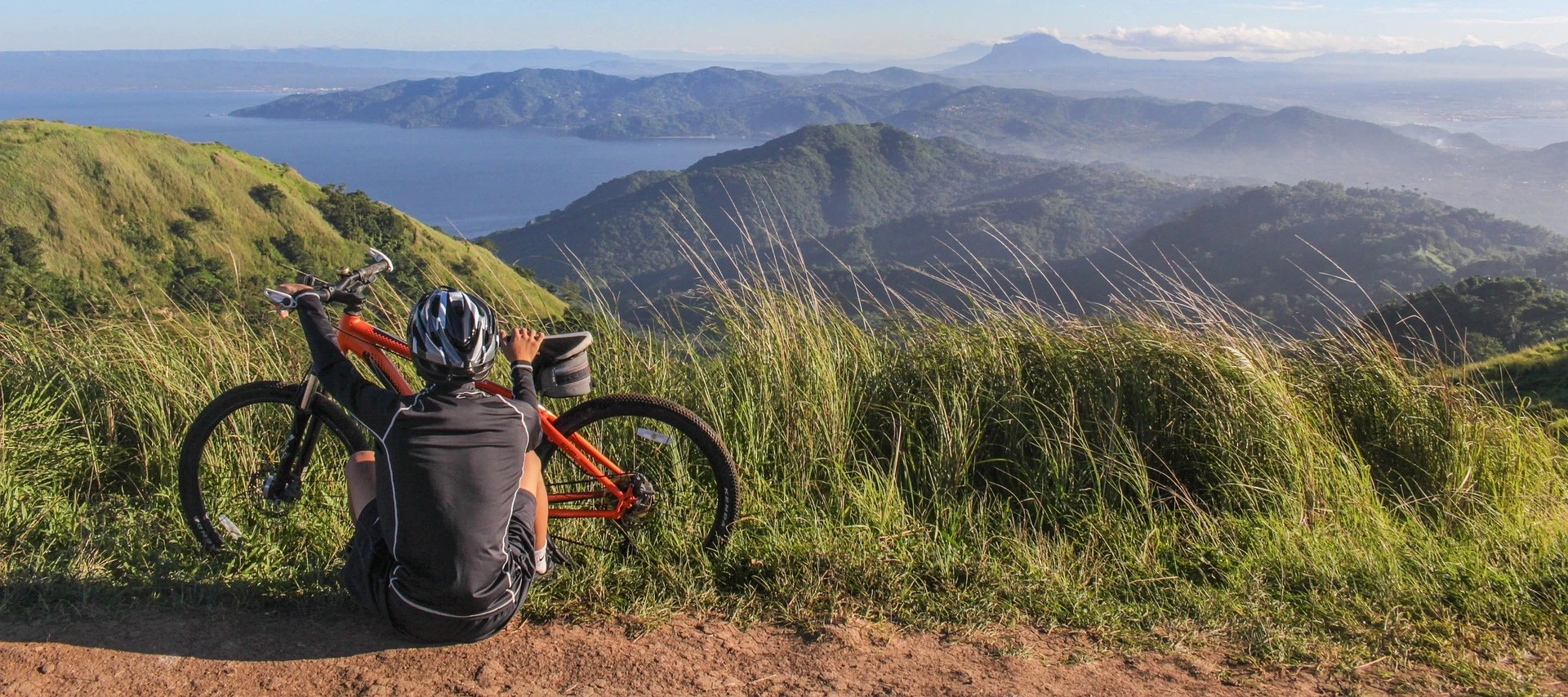 Pyöräilijän tarvikeopas - näillä välineillä ja laitteilla nostat pyöräilykokemuksesi uudelle tasolle