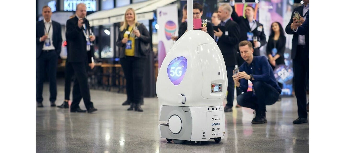 Telian 5G robotti aloitti työt Helsinki-Vantaan lentoasemalla