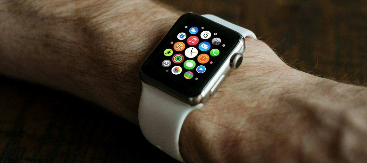 Apple Watch ja Samsung Galaxy Watch eSIMillä - käyttöönotto ja siirto