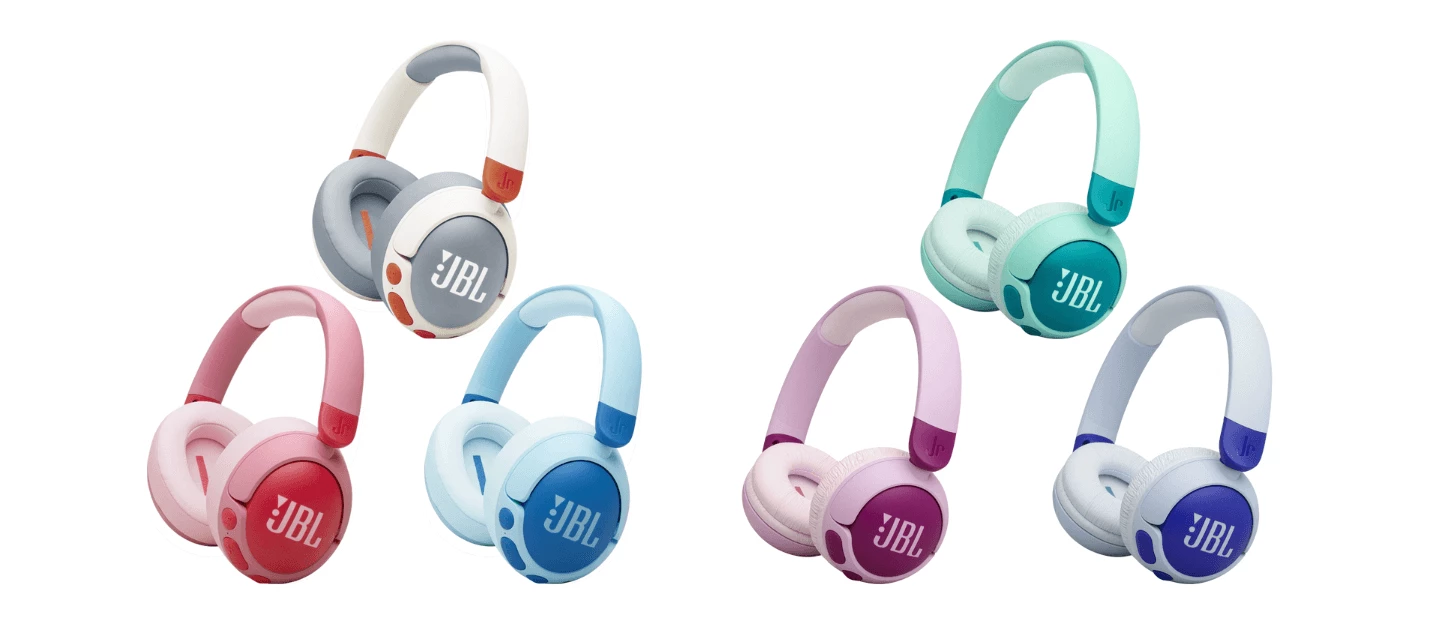 Lapsille suunnitellut JBL Junior 470NC -vastamelukuulokkeet ja JBL Junior 320BT BLUE -kuulokkeet
