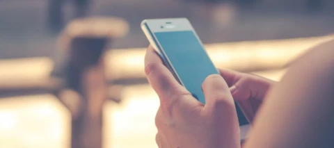 Puhelimesi kerää paljon bakteereja – näin puhdistat laitteen oikein