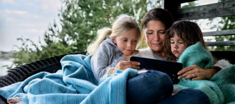 Miten suojella lapsia sotauutisilta netissä ja sosiaalisessa mediassa