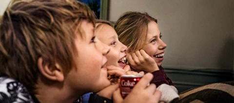 Katsoisiko leffan vai menisikö saunaan? – Mitä tapahtuu sähkönkulutukselle, kun painat play-nappia?