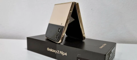 Arvostelu: Samsung Galaxy Flip4 5G - Taittopuhelin tuntuu valmiilta
