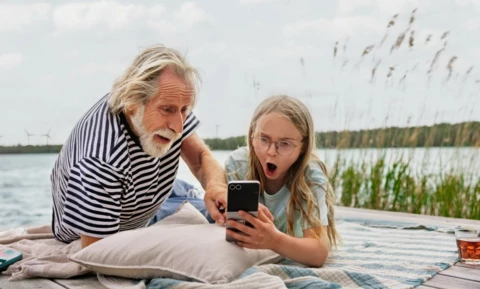 Senioreille helppokäyttöinen puhelin arkeen