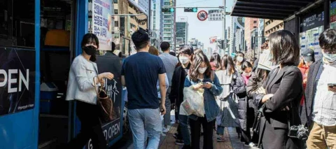 "Nuoret tekevät kaiken mobiilissa" – Suomalaiset kertovat, millaista on 5G-teknologian kärkimaassa