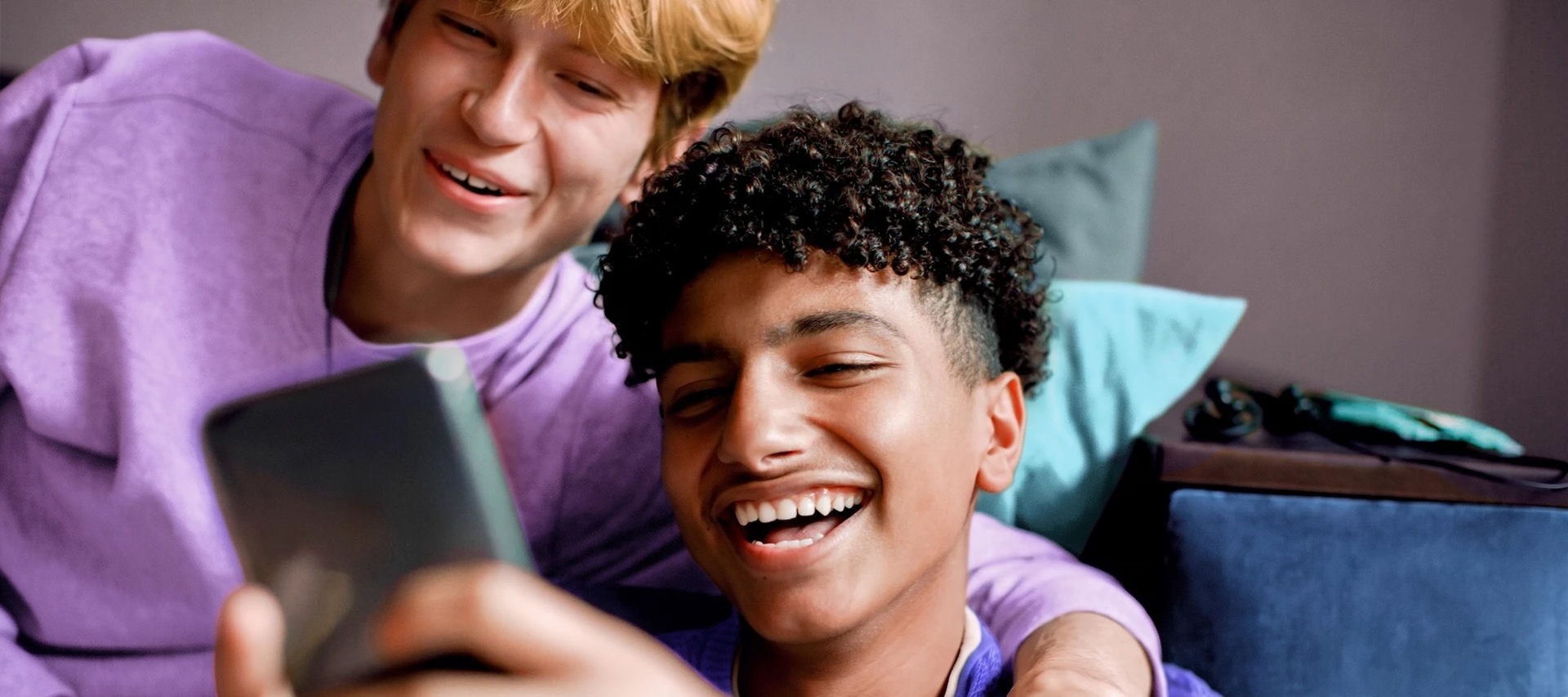 Samsung-scherm gaat steeds opnieuw aan bij gebruik van Startphone.